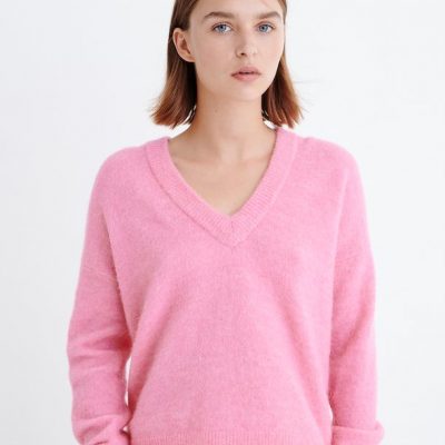 morning-glory-papinaiw-v-neck-pullover